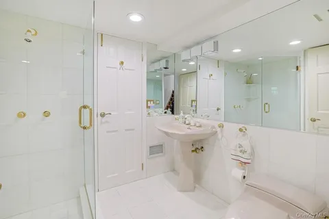 $2,650,000 | 1 Rock Hill Lane, Scarsdale, NY 10583