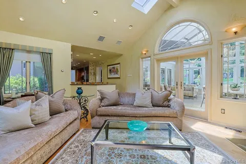 $2,650,000 | 1 Rock Hill Lane, Scarsdale, NY 10583