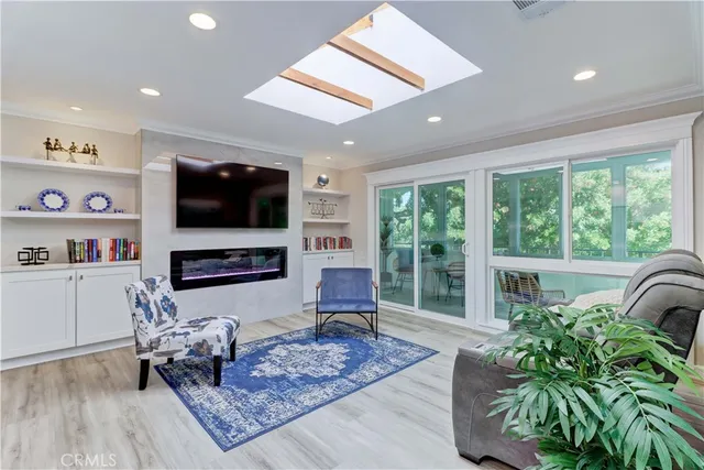 $649,999 | 683 Via Alhambra, Unit N, Laguna Woods, CA 92637