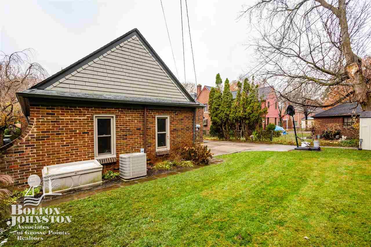 590 Barrington Road Grosse Pointe Park, MI 48230 - Photo 53 of 63