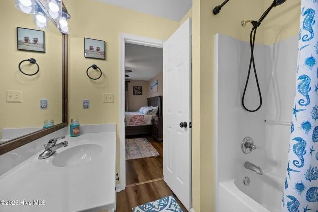 $690,000 | 422 Harbour View Drive, Kill Devil Hills, NC 27948