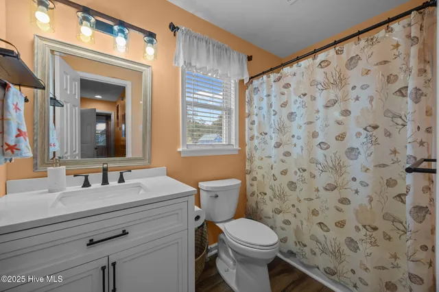 $690,000 | 422 Harbour View Drive, Kill Devil Hills, NC 27948