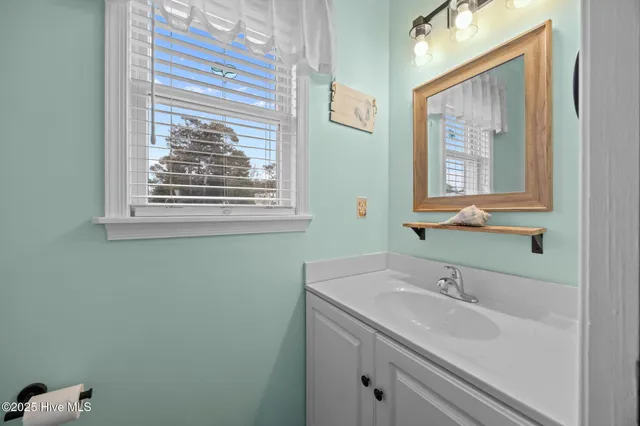 $690,000 | 422 Harbour View Drive, Kill Devil Hills, NC 27948