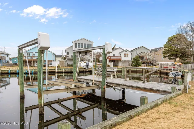 $690,000 | 422 Harbour View Drive, Kill Devil Hills, NC 27948