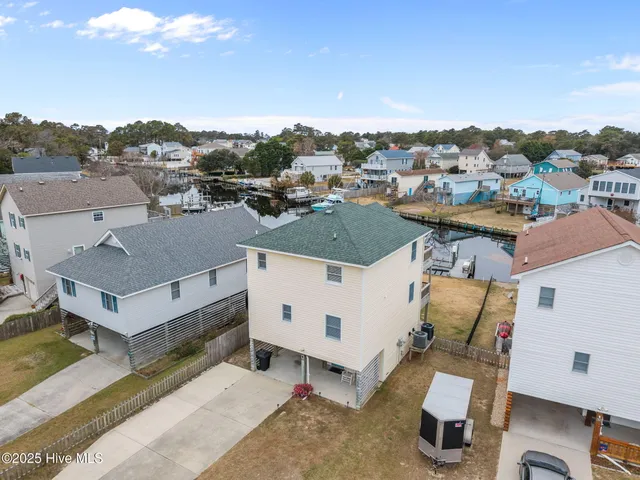 $690,000 | 422 Harbour View Drive, Kill Devil Hills, NC 27948