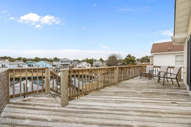$690,000 | 422 Harbour View Drive, Kill Devil Hills, NC 27948