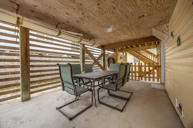 $690,000 | 422 Harbour View Drive, Kill Devil Hills, NC 27948