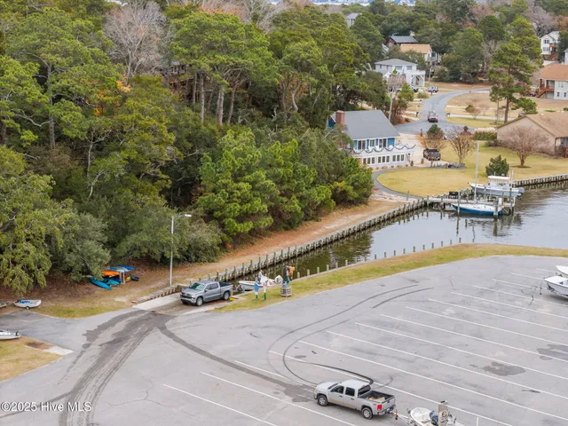 $690,000 | 422 Harbour View Drive, Kill Devil Hills, NC 27948