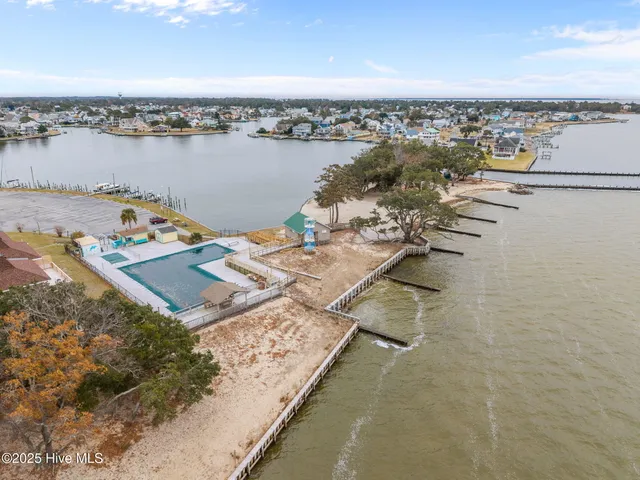 $690,000 | 422 Harbour View Drive, Kill Devil Hills, NC 27948