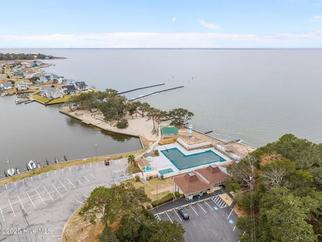 $690,000 | 422 Harbour View Drive, Kill Devil Hills, NC 27948
