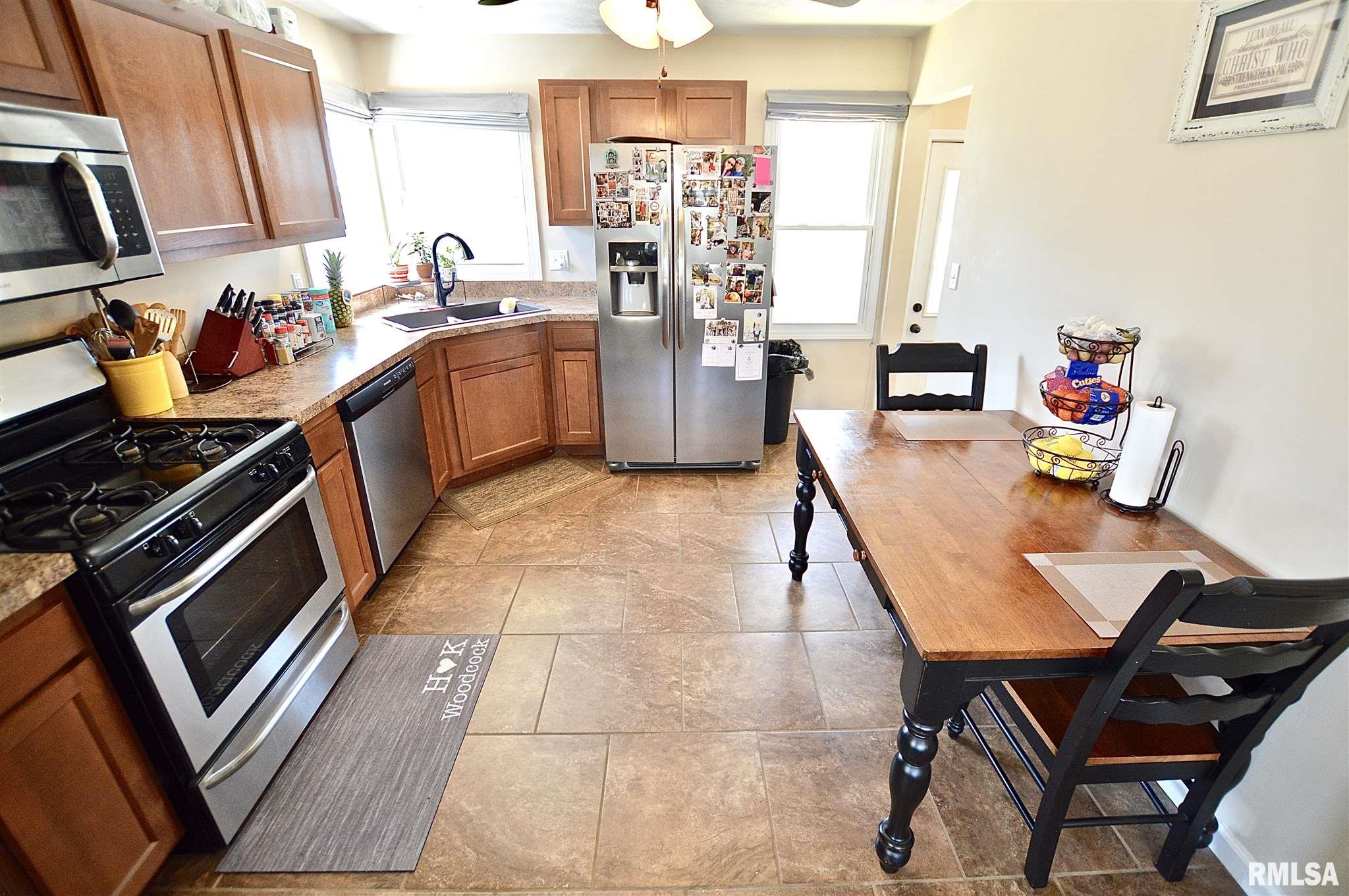 3525 Stanton Street Springfield, IL 62703 - Photo 8 of 38