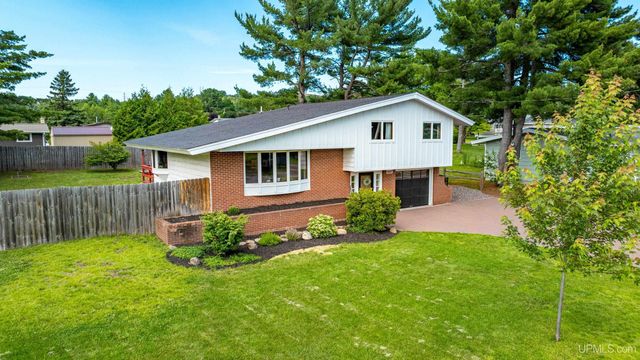 $330,000 | 1607 Quincy Street, Hancock, MI 49930