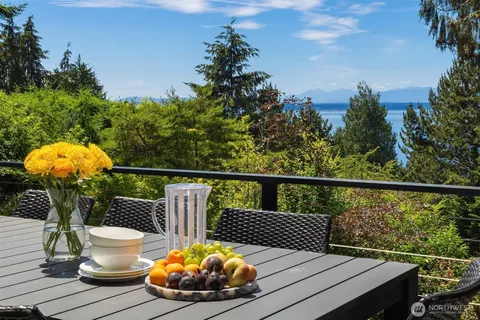 $1,688,000 | 895 Northwest Elford Drive, Seattle, WA 98177