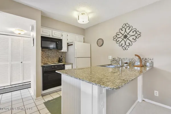 $229,900 | 156 Lanai, Unit Q, Diamondhead, MS 39525