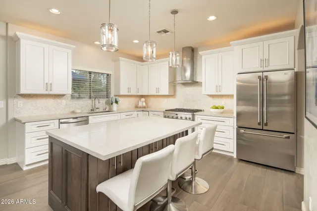 $1,050,000 | 23031 North 43rd Place, Phoenix, AZ 85050