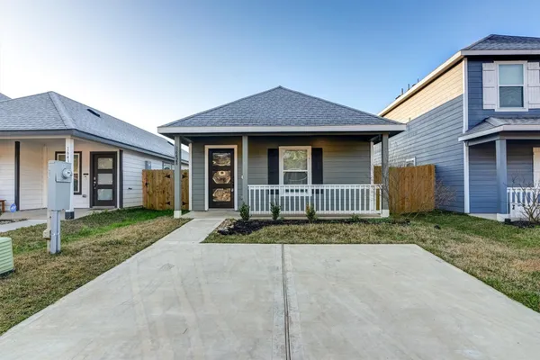 $1,295 | 16428 Jasmine Marie Place, Conroe, TX 77306