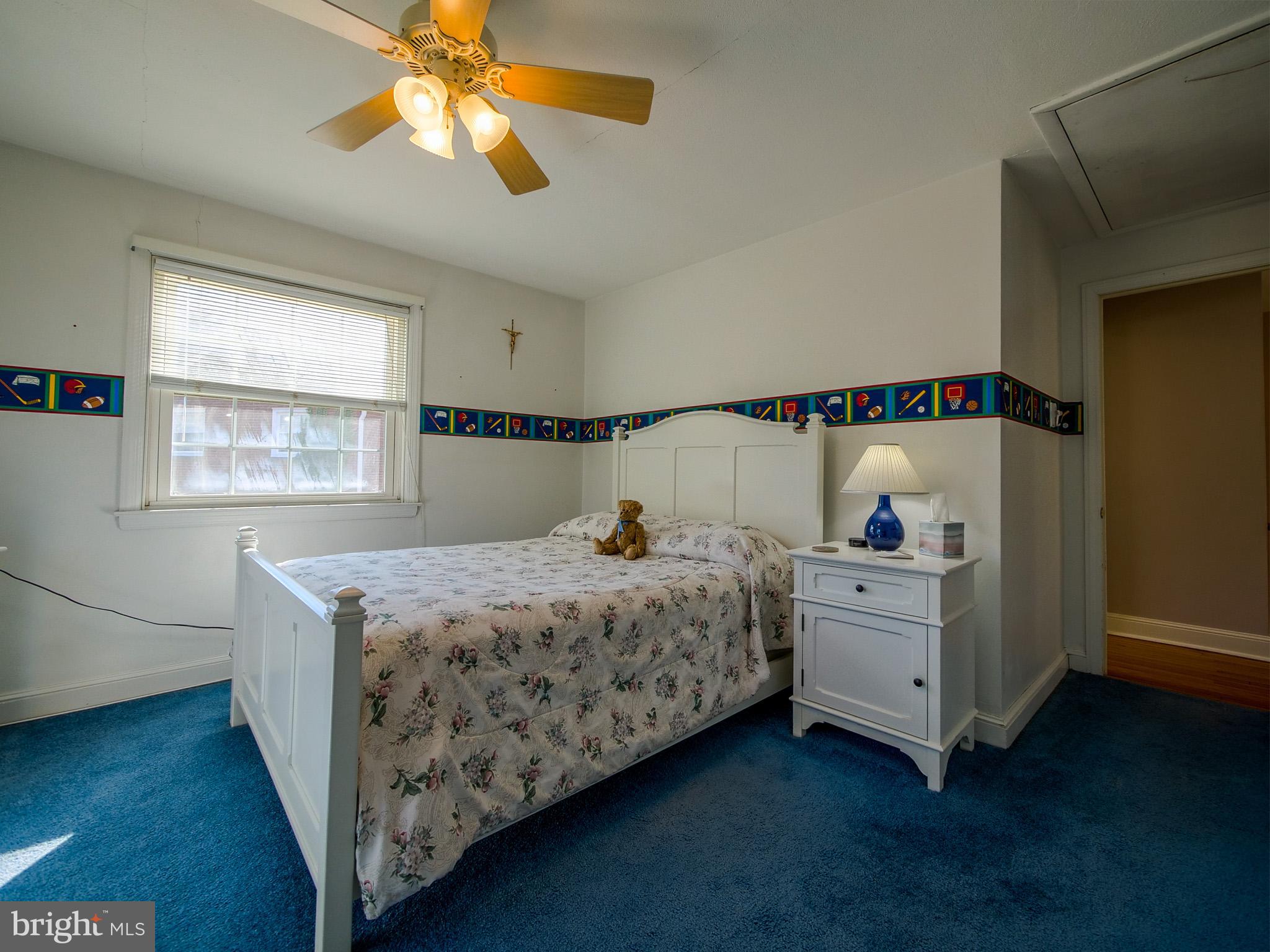 204 East Thomson Avenue Springfield, PA 19064 - Photo 36 of 58 a room with a bed and a window