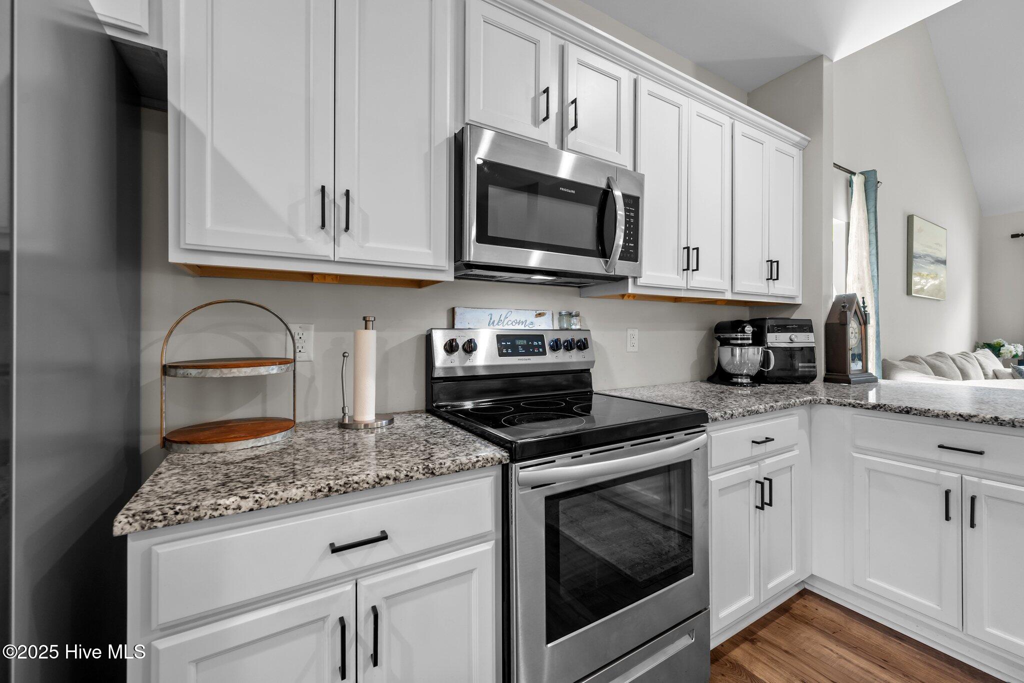 302 Neuse Drive Holly Ridge, NC 28445 - Photo 13 of 51 9-web-or-mls-_RAD6616