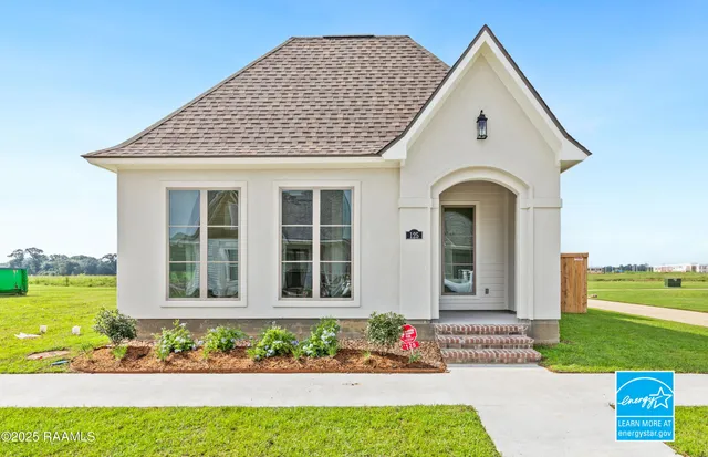 $329,999 | 125 Bayfield Drive, Youngsville, LA 70592