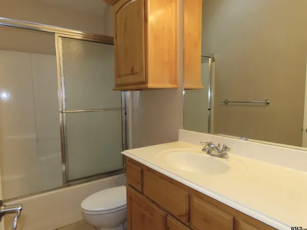 $2,250 | 5831 Persimmon Drive, Tyler, TX 75707