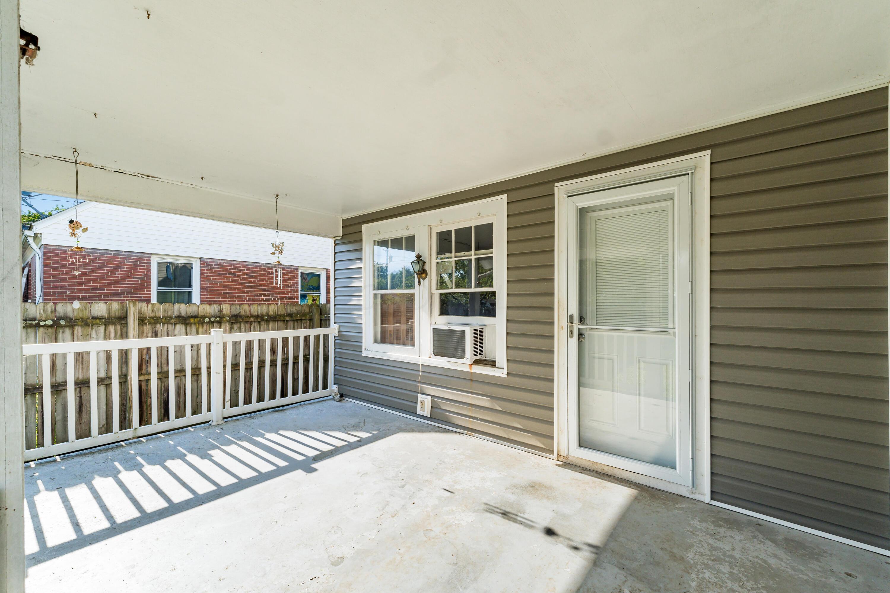 240 Stare Road Newark, OH 43055 - Photo 29 of 32 Back Porch