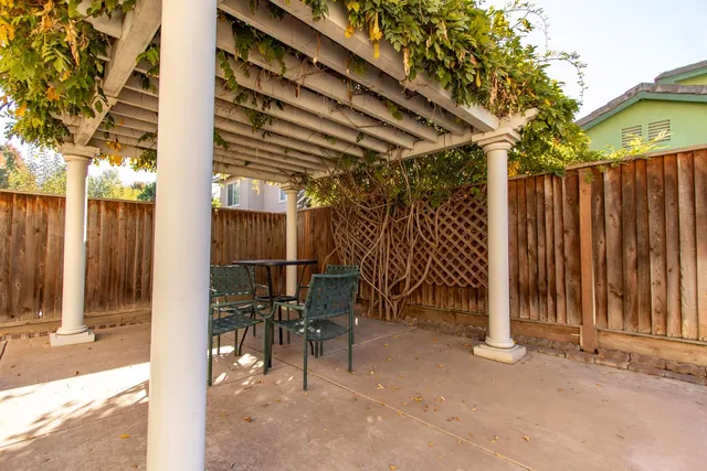 a view of entryway and hall