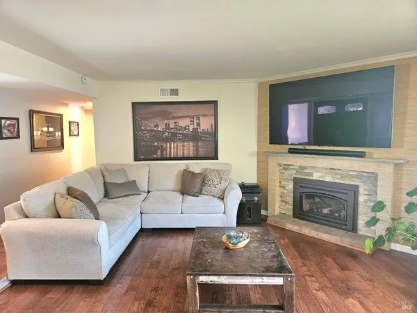 $815,000 | 354 Wikiup Drive, Santa Rosa, CA 95403