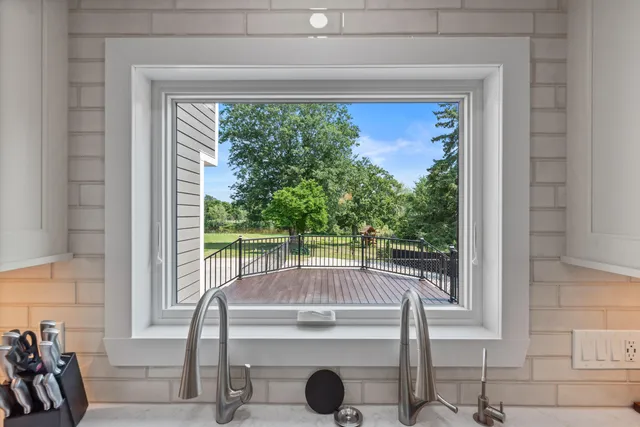 $575,000 | 3258 County Rd O, Saukville, WI 53080