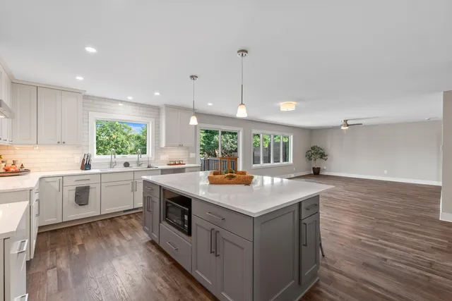 $575,000 | 3258 County Rd O, Saukville, WI 53080