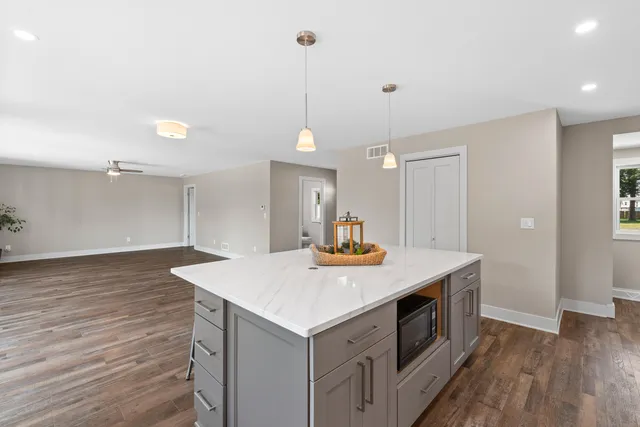 $575,000 | 3258 County Rd O, Saukville, WI 53080