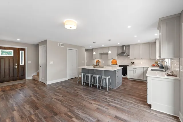 $575,000 | 3258 County Rd O, Saukville, WI 53080