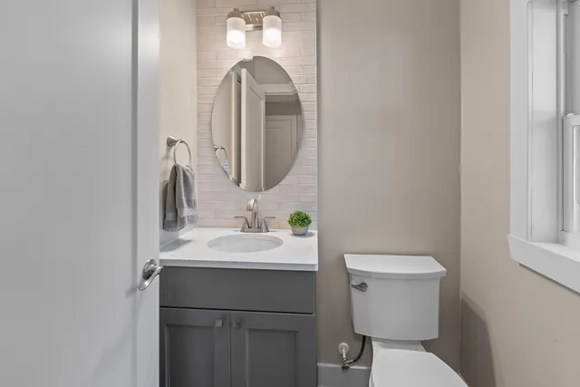 $575,000 | 3258 County Rd O, Saukville, WI 53080