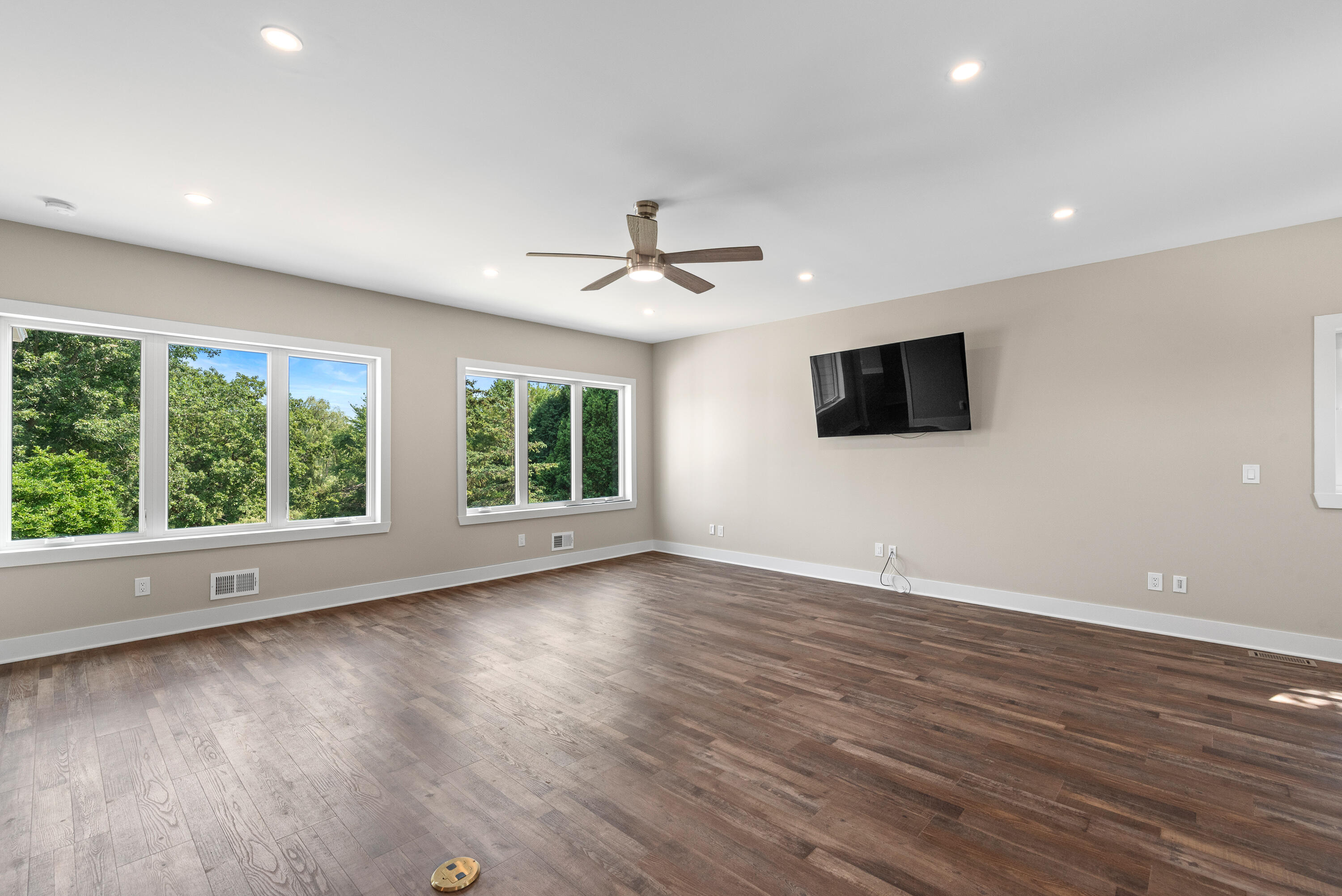 3258 County Rd O Saukville, WI 53080 - Photo 19 of 53 Upstairs Family Room