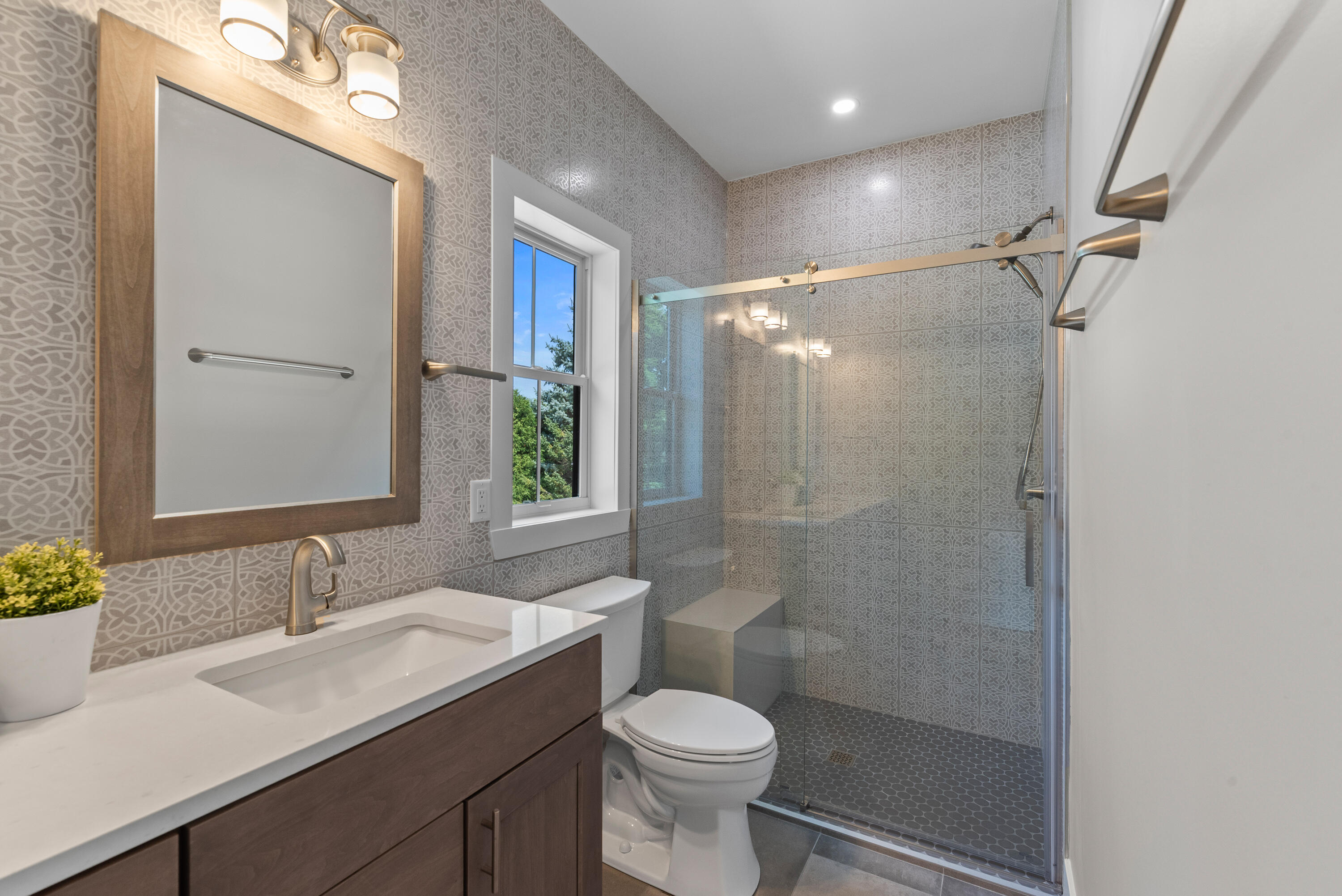 3258 County Rd O Saukville, WI 53080 - Photo 28 of 53 Primary Bath