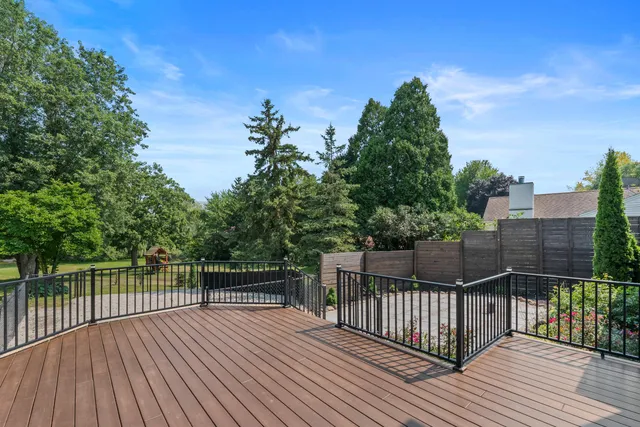 $575,000 | 3258 County Rd O, Saukville, WI 53080