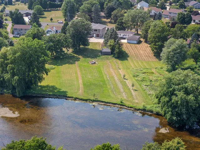 $575,000 | 3258 County Rd O, Saukville, WI 53080