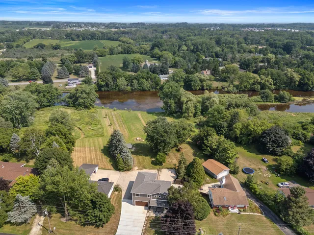 $575,000 | 3258 County Rd O, Saukville, WI 53080