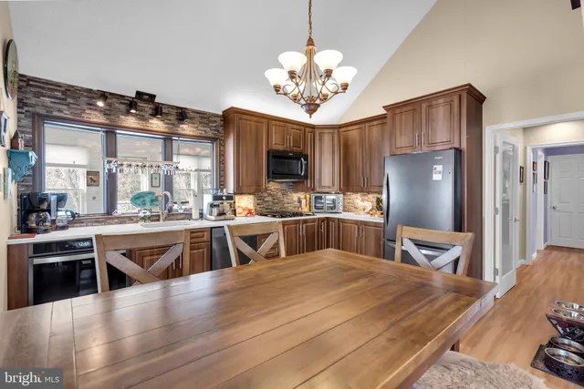 $899,999 | 84 Jennings Road, Manahawkin, NJ 08050