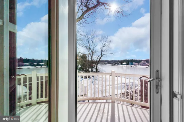 $899,999 | 84 Jennings Road, Manahawkin, NJ 08050