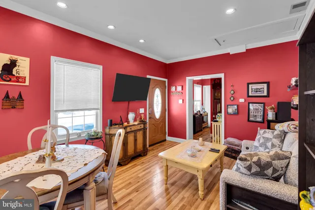 $899,999 | 84 Jennings Road, Manahawkin, NJ 08050