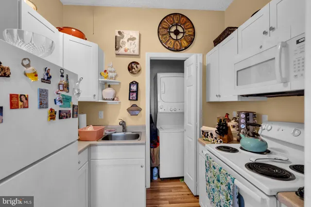 $899,999 | 84 Jennings Road, Manahawkin, NJ 08050