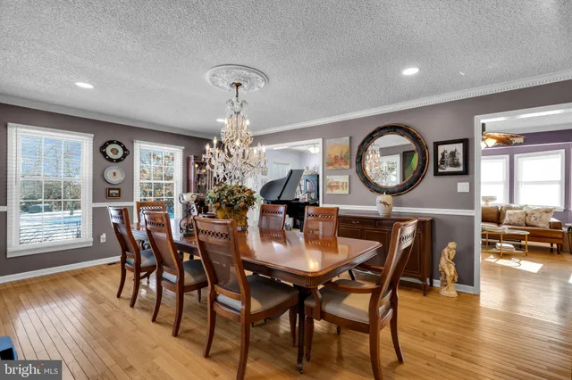 $899,999 | 84 Jennings Road, Manahawkin, NJ 08050