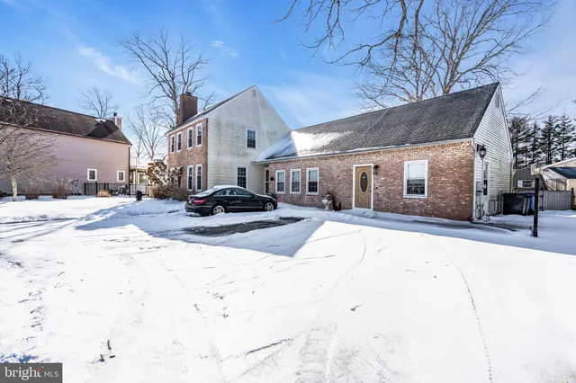 $899,999 | 84 Jennings Road, Manahawkin, NJ 08050