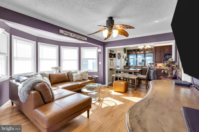 $899,999 | 84 Jennings Road, Manahawkin, NJ 08050