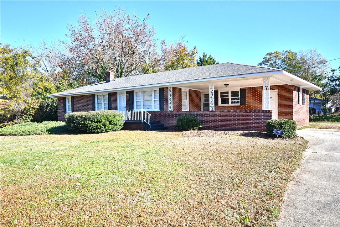 3014 Manchester Circle Anderson, SC 29625 - Photo 2 of 33 Front of house