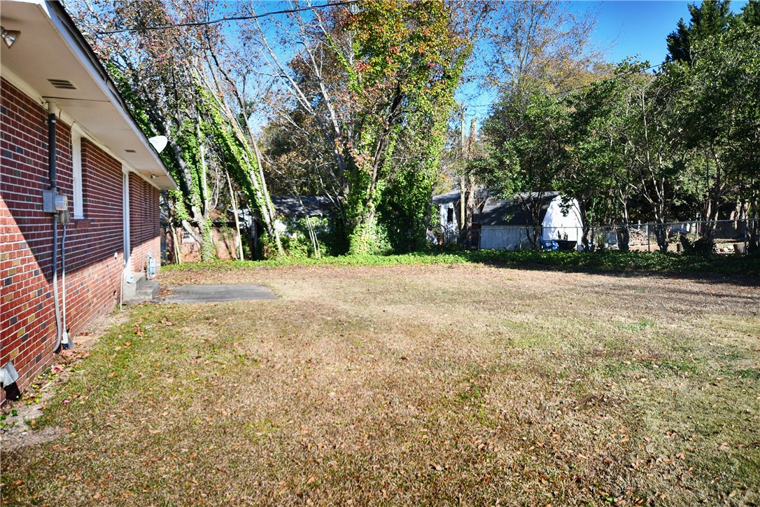 3014 Manchester Circle Anderson, SC 29625 - Photo 6 of 33 Back yard