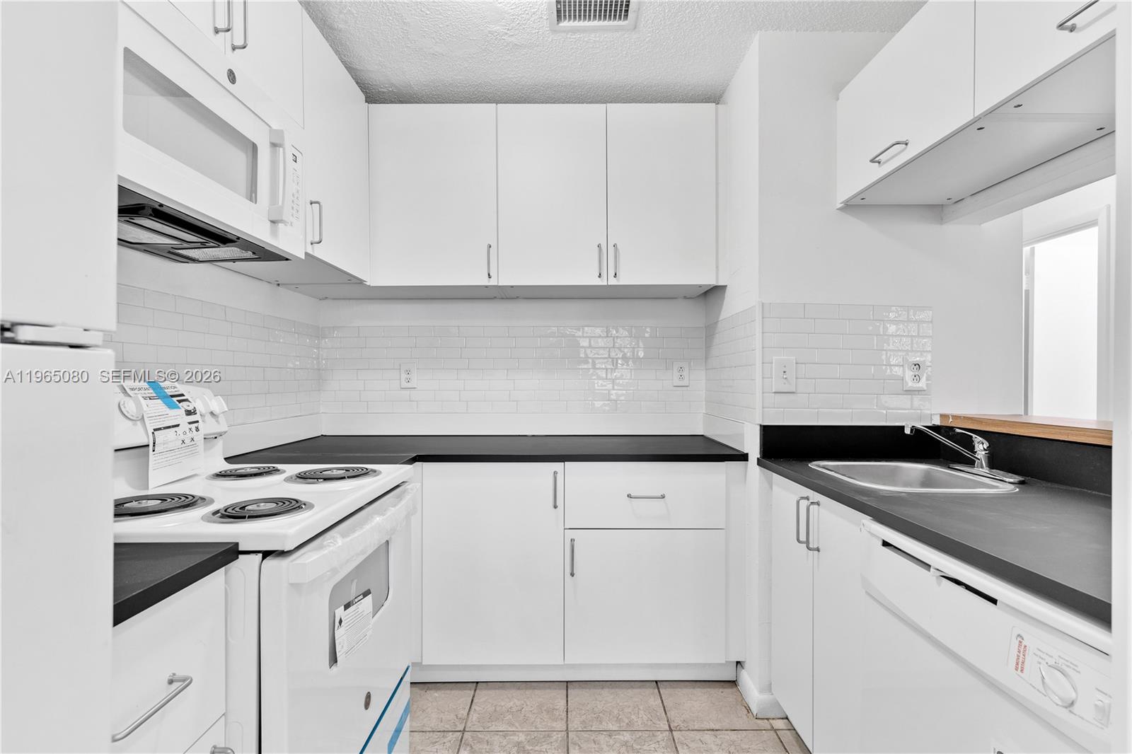 15619 Southwest 73rd Cir Terrace, Unit 106 Miami, FL 33193 - Photo 11 of 24