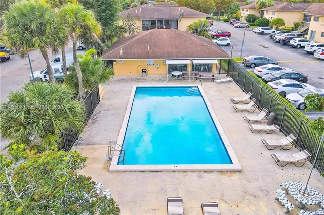 $2,200 | 15619 Southwest 73rd Cir Terrace, Unit 106, Miami, FL 33193