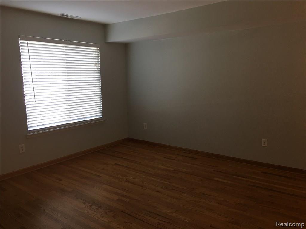 22040 Cape Cod Way, Unit 4 Farmington, MI 48336 - Photo 10 of 31