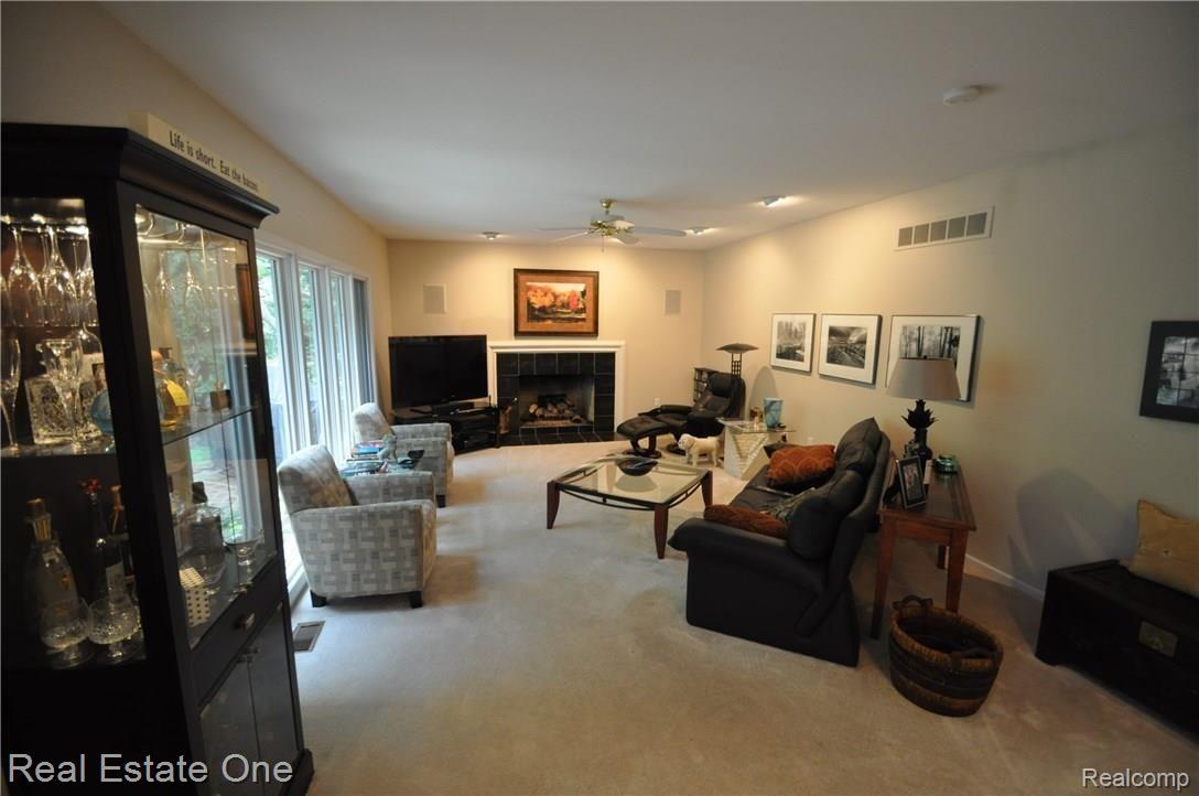 3308 Fulham Drive Rochester, MI 48309 - Photo 10 of 38 10.JPG